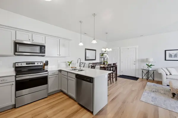 631 N SUN PEAK DR, Vineyard, UT 84059