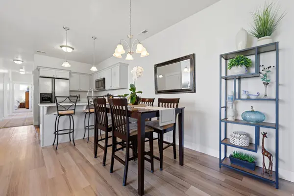 631 N SUN PEAK DR, Vineyard, UT 84059