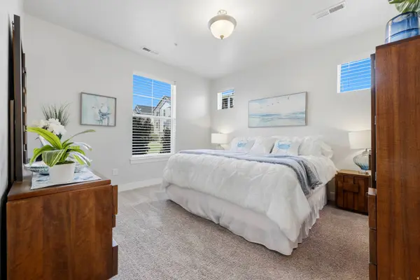 631 N SUN PEAK DR, Vineyard, UT 84059