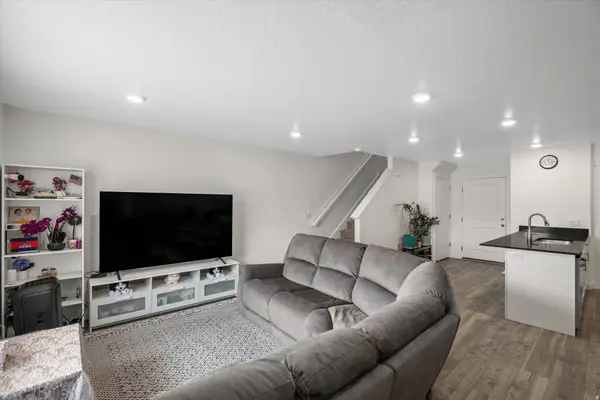 8552 W CORDERO DR, Magna, UT 84044