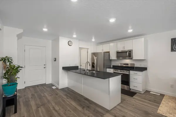 8552 W CORDERO DR, Magna, UT 84044