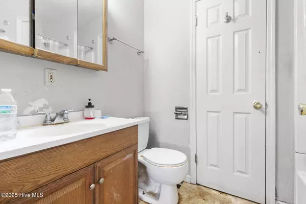 1525 Piney Green RD, Jacksonville, NC 28546