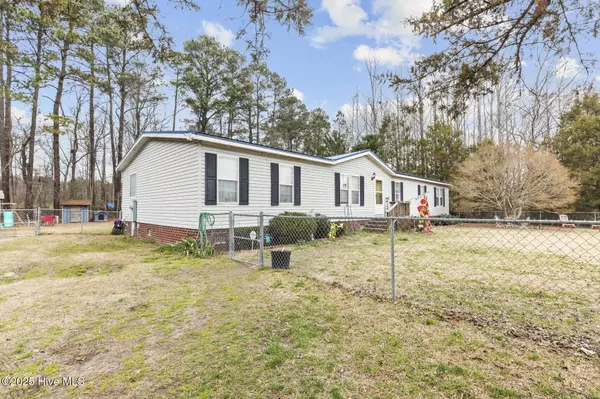 5318 Kristi LN, Kinston, NC 28501