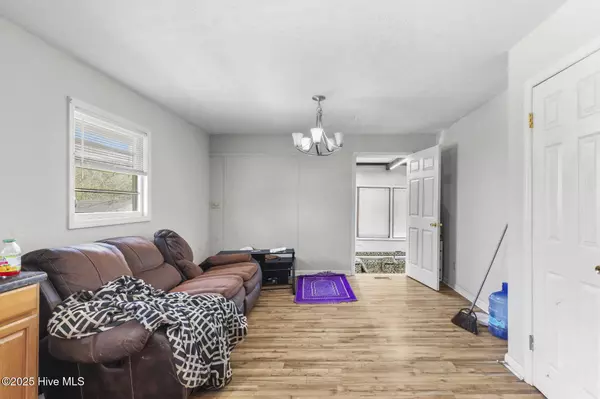 1525 Piney Green RD, Jacksonville, NC 28546