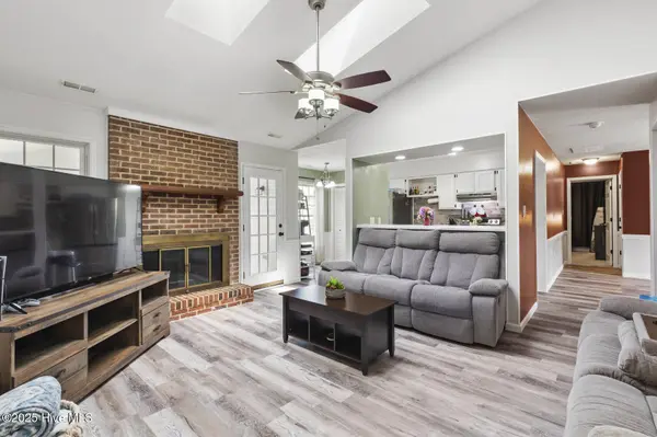 108 Woodbridge CT, Jacksonville, NC 28540