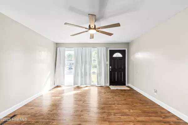 611 Jarman ST, Jacksonville, NC 28540