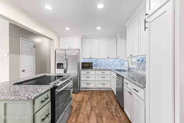 611 Jarman ST, Jacksonville, NC 28540