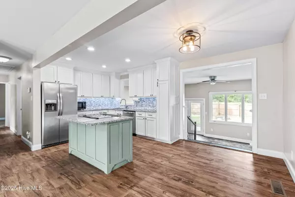 611 Jarman ST, Jacksonville, NC 28540