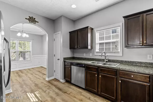 943 Dynamo LN, Jacksonville, NC 28546