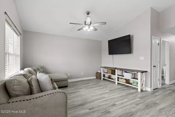 503 Hester CT, Richlands, NC 28574