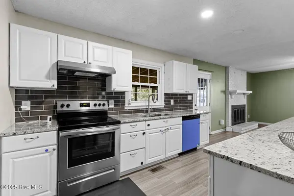 909 Gattis RD, Jacksonville, NC 28546