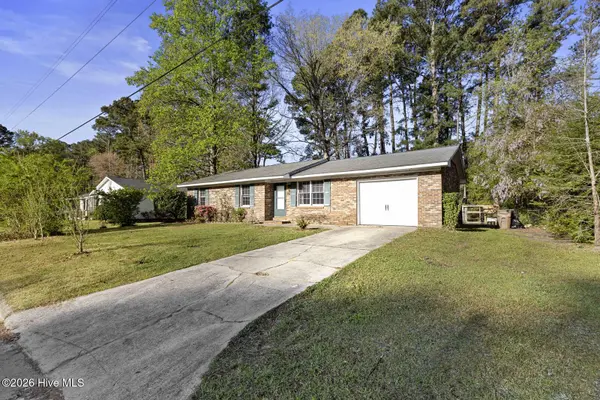 429 Kenwood DR, Jacksonville, NC 28540