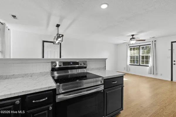 429 Kenwood DR, Jacksonville, NC 28540