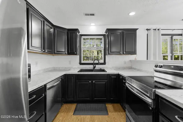 429 Kenwood DR, Jacksonville, NC 28540