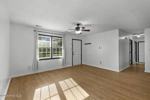 429 Kenwood DR, Jacksonville, NC 28540