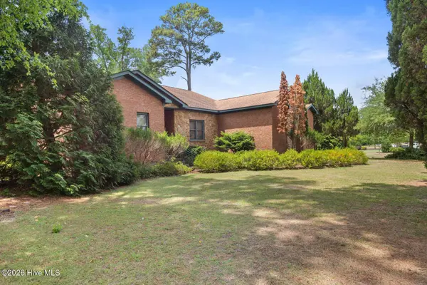 146 Lismore DR, Winterville, NC 28590