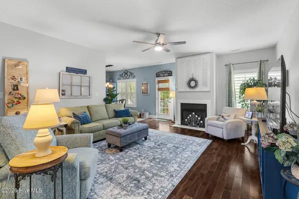 221 Palomino LN, Swansboro, NC 28584