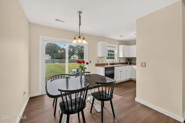 172 Ashbury Park LN, Richlands, NC 28574
