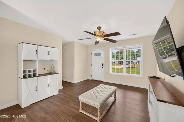 172 Ashbury Park LN, Richlands, NC 28574