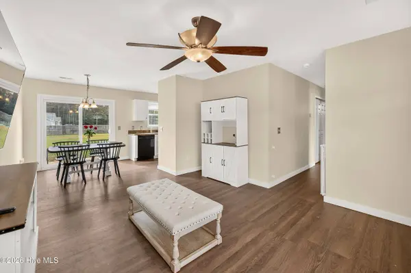 172 Ashbury Park LN, Richlands, NC 28574