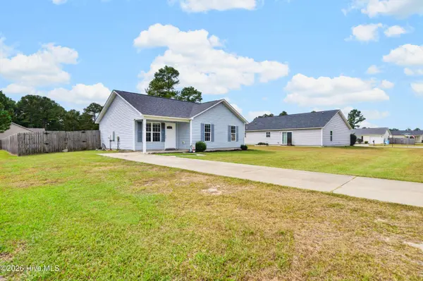 172 Ashbury Park LN, Richlands, NC 28574