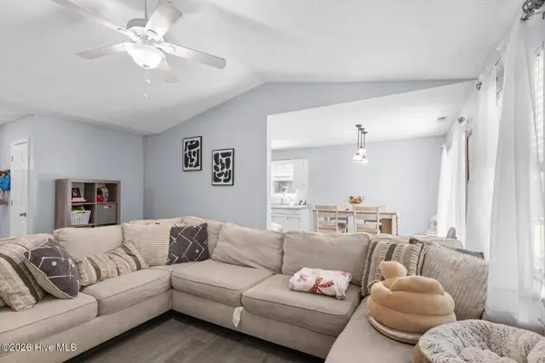 216 S Creek DR, Jacksonville, NC 28540