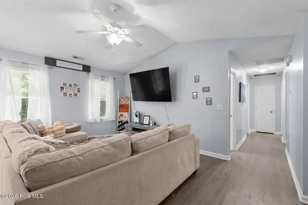 216 S Creek DR, Jacksonville, NC 28540
