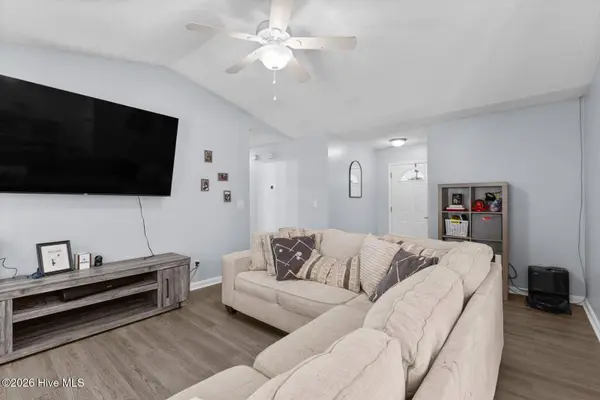 216 S Creek DR, Jacksonville, NC 28540