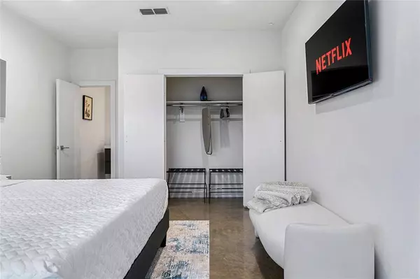 1002 Mobile Street #1, Dallas, TX 75208