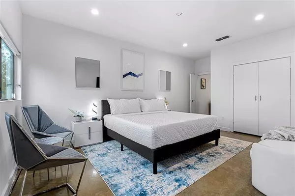 1002 Mobile Street #1, Dallas, TX 75208