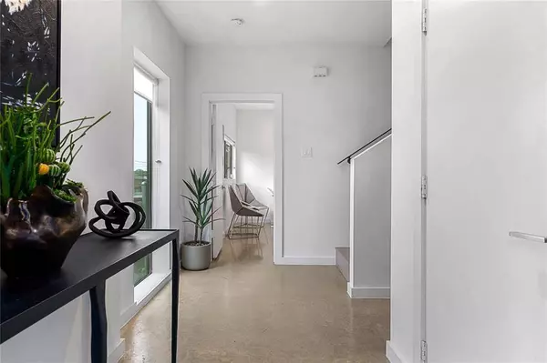 1002 Mobile Street #1, Dallas, TX 75208