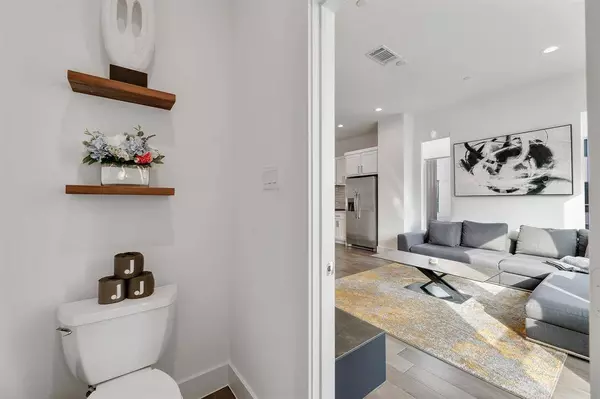 1771 Mccoy Street #401, Dallas, TX 75204