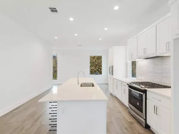 1771 McCoy Street #305, Dallas, TX 75204