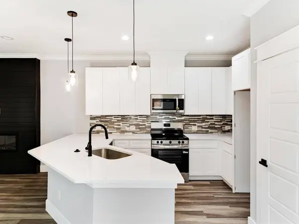 6221 Post Oak Terrace, Fort Worth, TX 76112