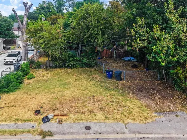 1812 S Cockrell Hill Road, Dallas, TX 75211