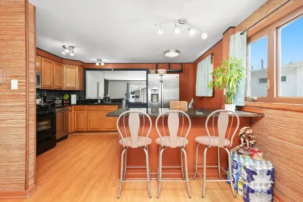 8759 S Kilbourn AVE, Hometown, IL 60456