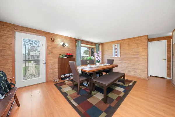 8759 S Kilbourn AVE, Hometown, IL 60456