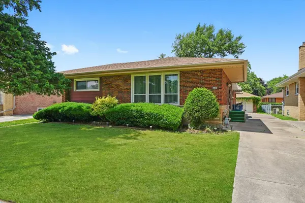 5504 Oakdale DR, Oak Lawn, IL 60453