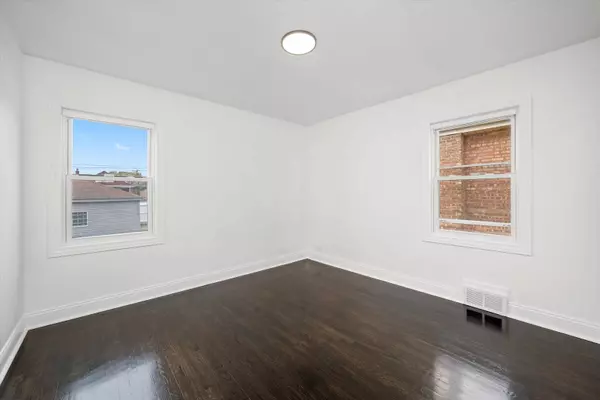 8637 S Honore ST, Chicago, IL 60620