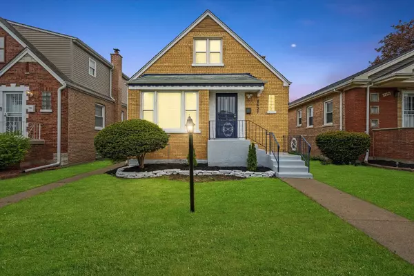 8637 S Honore ST, Chicago, IL 60620