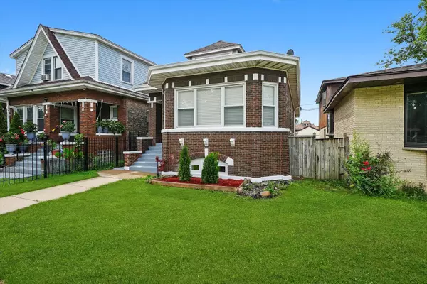 5704 S Homan AVE, Chicago, IL 60629