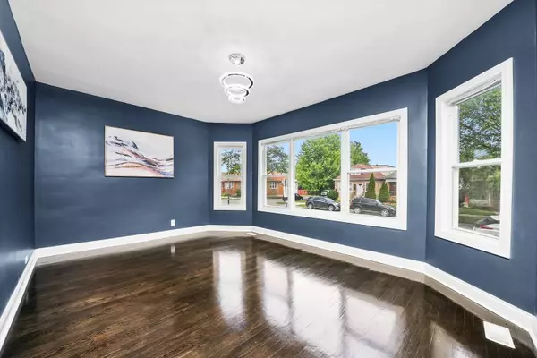 5704 S Homan AVE, Chicago, IL 60629