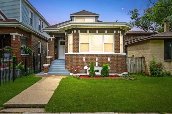 5704 S Homan AVE, Chicago, IL 60629