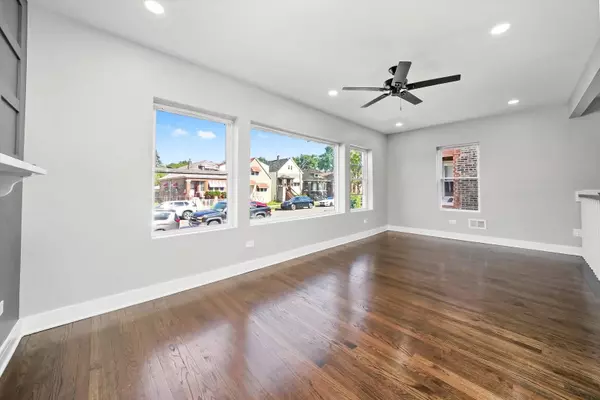 7310 S OAKLEY AVE, Chicago, IL 60636