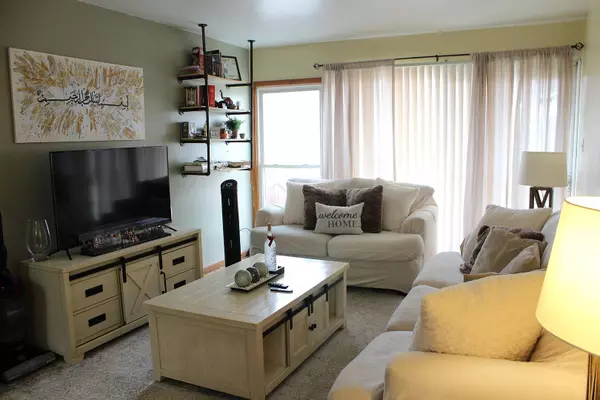 605 N wolf RD #C12, Hillside, IL 60162