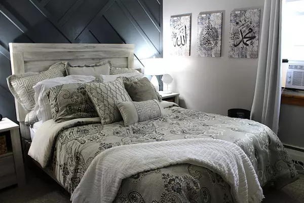 605 N wolf RD #C12, Hillside, IL 60162