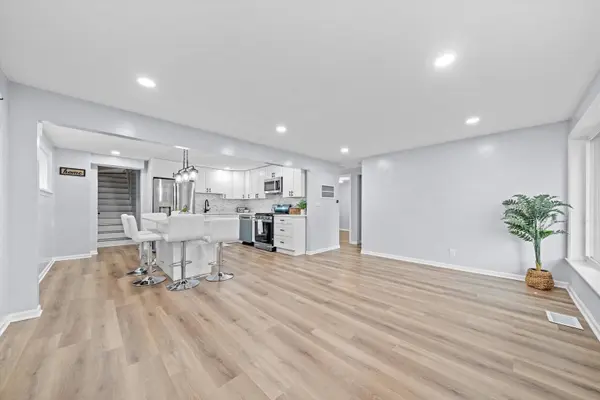 4608 W 90th PL, Hometown, IL 60456