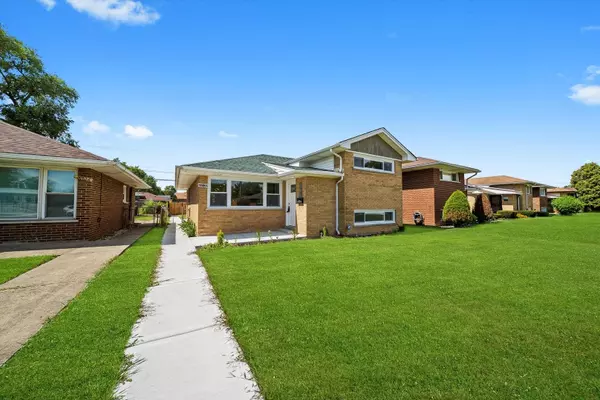 12130 S Racine AVE, Chicago, IL 60643