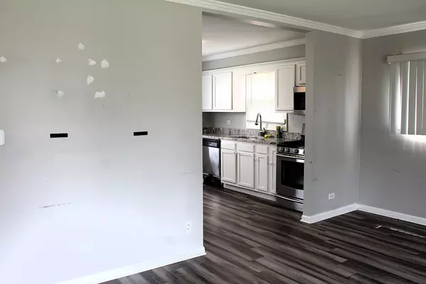 4627 Custer AVE, Lyons, IL 60534