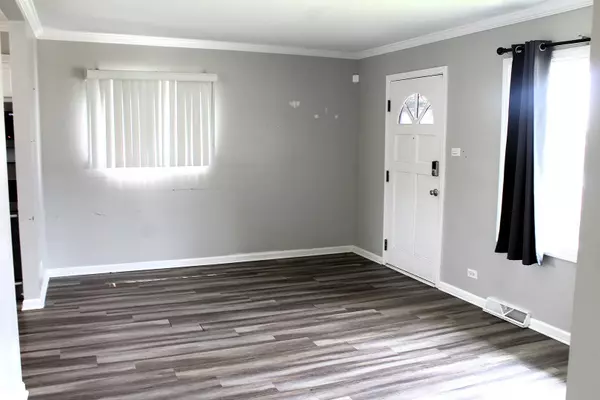 4627 Custer AVE, Lyons, IL 60534